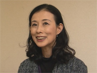 安達悦子さん