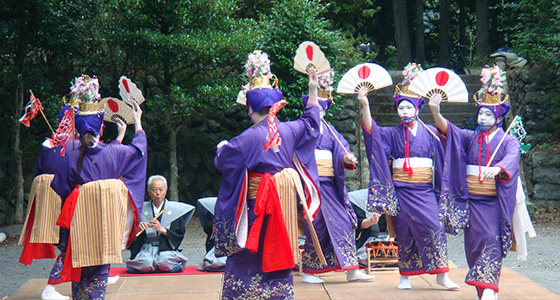 山のふるさと村」の春祭り